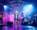 Bild: exb
Brad Hering (alias Markus Engelstädter) und die "Golden Glitter Band" wollen mit einer 70er-Jahre-Schlager-Parade glänzen.