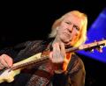Archivbild:  epa/Herbert P Oczeret dpa
Chris Squire bei einem Yes-Konzert 2011 in Wien. 2015 starb der legendäre Musiker.