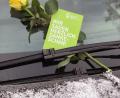 Bild: exb
Wer am Valentinstag richtig parkt im Zuständigkeitsbereich des Zweckverbands Kommunale Verkehrssicherheit Oberpfalz, auf den könnte eine hübsche Rose an der Windschutzscheibe warten.