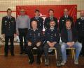 Bild: öt
Alfred Kellner (sitzend von links) hält der Feuerwehr Pullenreuth seit 55 Jahren die Treue, Josef Rickauer sen. und Gerhard Hecht vier Jahrzehnte. Unsere Aufnahme zeigt sie mit Kreisbrandmeister Peter Prechtl (stehend von links), Bürgermeister Hubert Kraus, Josef Rickauer jr. und Felix Wegmann sowie Vorsitzenden Siegfried Kellner und Kommandant Andreas Philipp.