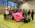 Bild: exb
17 Lehrkräfte aus der nördlichen Oberpfalz sind begeistert von den sozial-integrativen, konditions- und koordinationsfördernden Möglichkeiten des Spiels mit dem 1,22 Meter großen Kin-Ball.