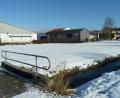 Bild: Portner
Die Stadtratsfraktionen brachten einen neuen Standort für den städtischen Kindergarten-Neubau aufs Tablett: Das frühere noch bebaute Firmengelände des Baugeschäfts Baumer (Mitte) in der Nunzenrieder Straße zwischen Edeka-Markt (links) und Getränke Gebhard.