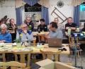 Bild: ld
Die Resonanz auf die Einladung durch Wolfgang Doleschal (Mitte) ist sehr groß und erfreulich. Die Stimmung in den Vereinen hat sich positiv entwickelt. So entscheidet die Versammlung, die Planungen für die Sommerlounge 2020 anzupacken und eine Bewerbung einzureichen.