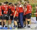 Bild: Hubert Ziegler
Die Handballer des HC Sulzbach mit Trainer Christian Rohrbach (Mitte) standen trotz aller Rückschläge in den vergangenen Wochen eng zusammen und schöpfen nun nach dem 32:27-Heimsieg gegen den TSV Roßtal wieder Hoffnung im Abstiegskampf.