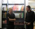Bild: aks
Als zweiten Gast im Jubiläumsjahr seiner Buchhandlung begrüßte Ralf Volkert den Archäologen Mathias Hensch (links).