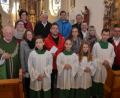 Bild: dob
Nicht nur die Ministranten- und Jugendgruppen sondern auch der Kinderchor durfte sich über Spenden aus dem Konzert zum Jahreswechsel freuen. Für Pfarrer Gerhard Schmidt war deshalb an diesem Tag Weihnachten und Ostern zusammen.
