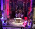 Bild: nib
Stimmungsvoll gestaltete der Pfarrgemeinderat einen Gottesdienst für Verliebte und Verheiratete in der St. Michael Kirche in Wolfring.