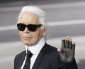 Bild: Christophe Ena
Ein Paris ohne Karl Lagerfeld kann man sich kaum vorstellen. Foto: Christophe Ena/AP