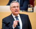 Bild:  Sina Schuldt/dpa
Bayerns Innenminister Joachim Herrmann.