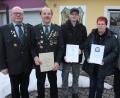 Bild: kro
Langjährige Mitglieder ehrte der Schützenverein Konnersreuth bei der Jahreshauptversammlung. Im Bild (von links) Vorsitzender Martin Dietz, Konrad Hart, Manuel Plonner, Martina Sölch und Schützenmeister und Bürgermeister Max Bindl.