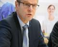 Bild: Gabi Schönberger
Kliniken-Vorstand Josef Götz. hat Verständnis für die Kritik von CSU-Stadtrat Hans-Jürgen Gmeiner.