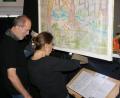 Bild: wro
Als Puppenspieler hinter der Guckkastenbühne agierten Franziska Fröhlich und Siggi Michl.