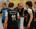 Bild: mhs
HSG-Trainer Karl Söllner stimmt seine Mannschaft auf das Spiel gegen Schlusslicht HG Amberg ein.