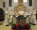 Bild: mdö
Stadtpfarrer Georg Flierl, Kaplan Paul Gebendorfer, Pater Klaus Kniffki, Pfarrer Karl-Dieter Schmidt, Pater Benedikt Leitmayr, Pfarrer Martin Neumaier (von links) bei der Monatswallfahrt in Tirschenreuth.