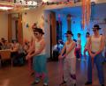 Bild: hir
Wahre Begeisterungsstürme lösten "Wonderwomen and the Laserboy" beim Pfreimder Pfarrfasching aus, die von Andrea Armer choreografiert, die Stimmung zum "brodeln" brachten.