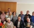 Bild: pjss
Ihren 95. Geburtstag feierte am Sonntag Olga Prucker (vorne). Neben der Familie und Vertretern des Seniorenheims gratulierte auch Bürgermeister Franz Stahl (vorne Zweiter von rechts).