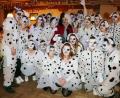 Bild: gru
Ein ganze Meute von Dalmatiner-Hunden macht sich beim Feuerwehr-Fasching breit.