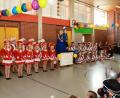 Bild: njn
Oberturnwartin Edith Mark (rechs) hieß beim TSV-Kinderfasching die vereinseigenen Tanzgruppen mit dem Prinzenpaar Verena und Thomas sowie dem Kinderprinzenpaar Lena und Dominik willkommen.