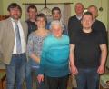 Bild: ow
Im Kreise ihrer Familie feiert Anneliese Herpich (vordere Reihe Mitte) ihren 90. Geburtstag. Bürgermeister Wolfgang Haberberger (links) überbringt die Glückwünsche der Stadt.