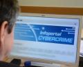 Bild: Gabi Schönberger
Cyberkriminalität ist das Spezialgebiet des Kommissariats 11 bei der Kripo Weiden unter Leitung von Erstem Kriminalhauptkommissar Ernst Wager.