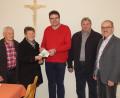 Bild: mmj
Stopselclub-Schatzmeisterin Erika Hammerer überreichte in Anwesenheit des STC-Vorsitzenden Erwin Schmid, Vorstandsmitglied Josef Haberl und Kirchenpfleger Peter Scharnagl (von links) an Pfarrer Wolfgang Dietz 500 Euro für die Renovierung der Stadtpfarrkirche.