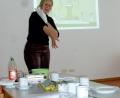 Bild: lts
Kneippexpertin Barbara Winkler zeigte auch praktische Anwendungen.