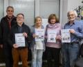 Bild: exb
Die Fotogruppe ehrt die Sieger des Gruppenfotowettbewerbs Anneliese Neumann (1., Dritte von links), Herbert Hanauer (2., Mitte) und Heinrich Flieger (3., links). Beim Sonderwettbewerb erreichen Irene Hanauer und Helmut Luckhardt (rechts) punktgleich den ersten Platz, Dritter wurde Christian Flieger (Zweiter von links).