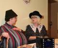 Bild: bsc
„Marie & Franz Xaver“ strapazierten die Lachmuskeln der Besucherinnen. Helga Trottmann (rechts) und Bärbel Völkl (links) bekamen beim Faschingskaffeekränzchen des Müttervereins für ihr schauspielerisches Talent viel Beifall.