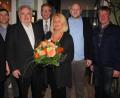 Bild: kro
Peter Gold wurde am Mittwoch 65 Jahre alt, dazu gratulierten ihm viele Freunde, vor allem aus der CSU. Unser Bild zeigt (von links): Angela Burger, Paulus Mehler, Peter Gold, Bürgermeister Franz Stahl, Golds Lebenspartnerin Hedwig Berner, Sohn Gerald Gold und Vinzenz Rahn.