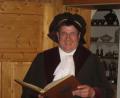 Bild: slu
Im Fasching bietet sich die Gelegenheit, in eine andere Rolle zu schlüpfen. Im vorliegenden Fall ist es jene des Oberviechtacher Barockpredigers Pater Balthasar Knellinger SJ.