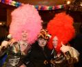 Bild: bey
Die Besucher des Skihaserlballs waren von den Kostümen begeistert. Auch die beiden "Schlagerqueens" bekommen Beifall.
