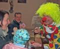 Bild: sön
Jedem Kind, aber auch den Eltern verpasste der Clown eine rote Nase.