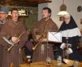 Bild: mmj
Allerhand Begebenheiten aus dem Dorfleben besangen die "Ordensleute" bei ihrem Faschingsauftritt.
