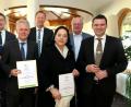 Bild: rhi
Der Partnerverein stellte die ersten Botschafter für den Landkreis Schwandorf vor. Das Bild zeigt von links: Alois Hagl, Manuel Lischka, Thomas Hanauer, Christian Meyer, Dr. Sissy Thammer, Volker Liedtke und Thomas Ebeling.