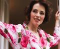 Bild: Betty van Recum
Mit ihrem aktuellen Chanson-Kabarett-Programm lädt Sängerin und Schauspielerin Alexandra Völkl zum humorvollen Streifzug duch die bunte Geschichte der Werbung.