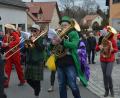 Bild: dob
Die Waidhauser Blasmusik war bunt anzuschauen und gab den musikalischen Takt für den Umzug vor.