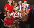 Bild: Hirsch
Die Clowns sorgten mit ihren bunten Kostümen für einen Farbtupfer beim Handballerball in der TSV-Gaststätte.