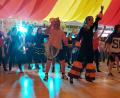Bild: hir
Es musste auch die Lokalprominenz mit ran und zum bekannten ABBA-Hit "Dancing Queen" ihre Tanzqualitäten unter Beweis stellen.