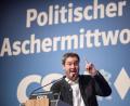 Bild: Peter Kneffel/dpa
CSU-Chef Markus Söder beim politischen Aschermittwoch in Passau.