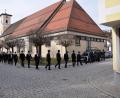 Bild: bö
Strenge Regeln gelten beim Fischzug in Schmidmühlen. 65 Männer mit Frack und Zylinder waren diesmal von Anfgang an dabei.