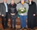 Bild: weu
Das Pfarrerehepaar Schlinke dankte Evelyne Wenig (Zweite von rechts) für ihr Engagement und stellte der Gemeinde mit Eva Kluge (Zweite von links) die neue Kirchenpflegerin vor.