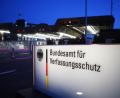 Archivbild: Oliver Berg/dpa
Das Bundesamt für Verfassungsschutz in Köln.