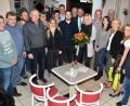 Bild: fjo
Nicole Hoch (mit Blumenstrauß) beerbt Stefan Harrer (links daneben) als Vorsitzende des CSU-Ortsverbands.