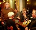 Bild: Hirsch
Heinrich Engelhardt (stehend) macht sich Sorgen um die Entwicklung von Neukirchen.