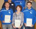 Bild: slh
Ehrungen und Neuwahlen waren zentrale Themen der Jahreshauptversammlung. Im Bild (vorne von links) Robert Hausknecht, Lias Schießl und Matthias Reis, (darüber) Georg Schwarzbauer, Vorsitzender Manuel Holzgartner und Johannes Schmid, (dahinter) die gewählte Vorstandschaft mit Bürgermeister Richard Tischler.