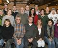 Bild: Petra Hartl
Der Bienenzuchtverein Sulzbach-Rosenberg freut sich mit Projektleiter Alexander Hirschmann-Titz (stehend, links) und Vorsitzendem Helmut Heuberger (sitzend, Vierter von links) über 27 neue Probe-Imker.