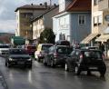 Bild: Hösamer
Umleitung in der Ebert-Straße bedeutet: Dichter Verkehr in der Pesserlstraße in Schwandorf.