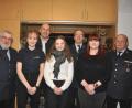Bild: es
Kreisbrandinspektor Martin Weig (rechts), Vorsitzender Günther Schultes (links), Kommandant Josef Pruy und Bürgermeister Max Völkl (hinten, von rechts) nahmen Amelie Wirth, Martina Wittmann und Anna Lang (vorne, von rechts) in die Feuerwehr Kleinschwand auf.