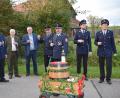 Bild: bnr
Als Pate wird die Feuerwehr Hohentreswitz die Wehrmänner aus Pamsendorf bei ihrem 125-jährigen Gründungsfest nach besten Kräften unterstützen. Unsere Aufnahme zeigt die Führungskräfte der beiden Wehren zusammen mit dem Schirmherr Bürgermeister Richard Tischler und dem Ehrenschirmherrn Altbürgermeister Albert Maier beim Patenbitten im Oktober des vergangenen Jahres.