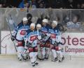 Bild: gb
Die Blue Devils bejubeln vor ihren Fans einen Treffer. Die Weidener gewannen am Freitag das erste Play-off-Match bei den Hannover Scorpions mit 3:2.